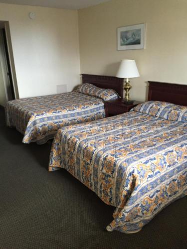 Irving West Hotel 간더 외부 사진